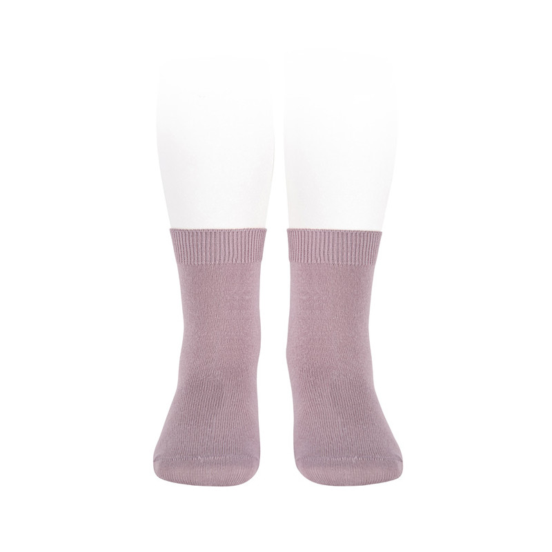 Achetez chez Chaussettes courtes unies basiques NACRE DE PERLE sur le site online Condor. Fabriqué en Espagne. Visitez notre section CHAUSSETTES COURTES UNIES ou vous trouverez plus de couleurs et produits que vous allez adorer. Nous vous invitons a visiter notre boutique en ligne.