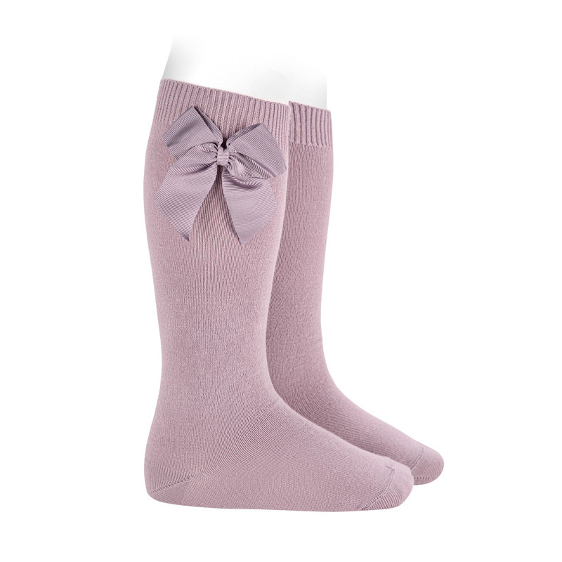 Buy Cotton knee socks with side grosgrain bow PEARL in the online store Condor. Made in Spain. Visit the GROSGRAIN BOW SOCKS section where you will find more colors and products that you will surely fall in love with. We invite you to take a look around our online store.