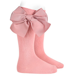 Buy Warm cotton knee socks with large grosgrain bow PALE PINK in the online store Condor. Made in Spain. Visit the GIRL SPECIAL SOCKS section where you will find more colors and products that you will surely fall in love with. We invite you to take a look around our online store.